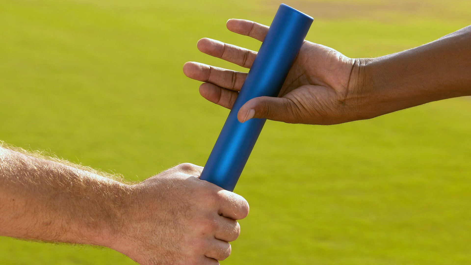 “冰封战场:北极雪道上的速度传奇”,北极冰峰